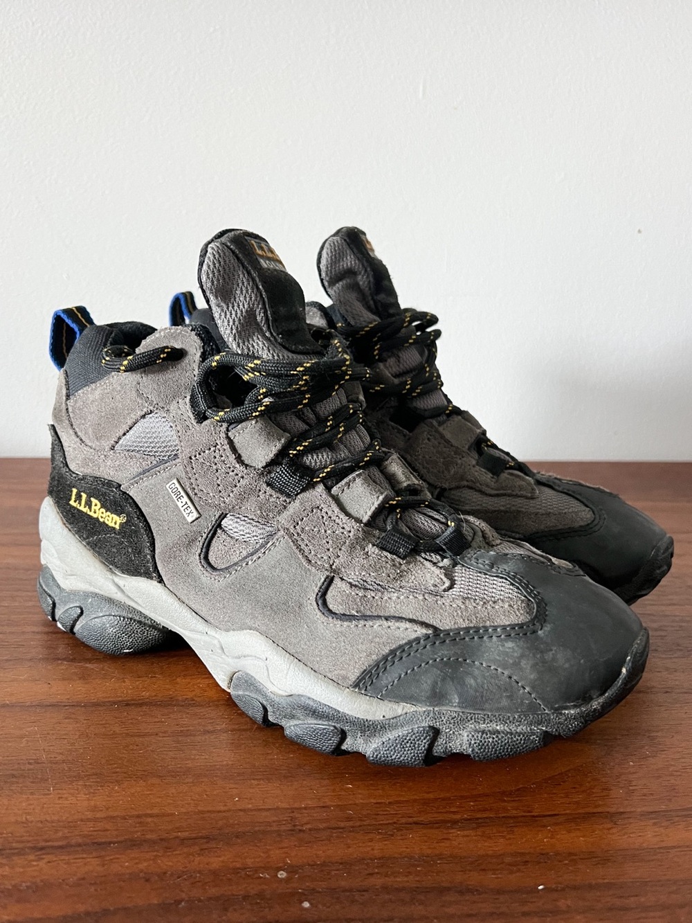 L.L.Bean Solitude Gore-Tex Hiking Trail Shoes Gray Black Women's 8.5